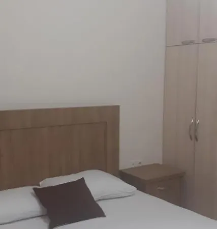 Guest House アパート